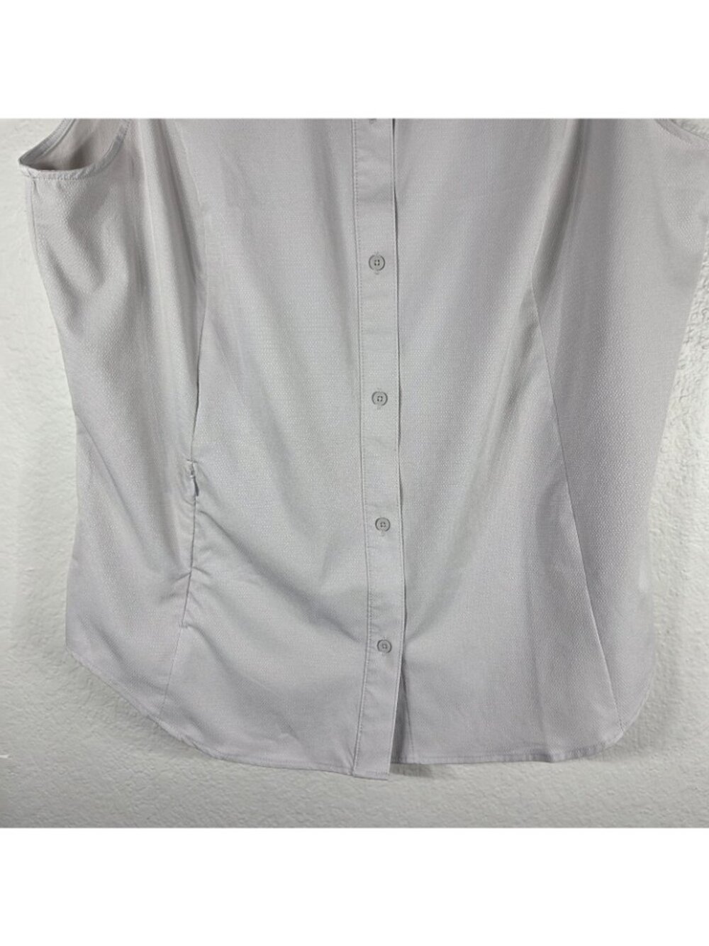 Eddie Bauer Womens Size XL Sleeveless Tech Shirt Beige Button Front Collared - Picture 9 of 15